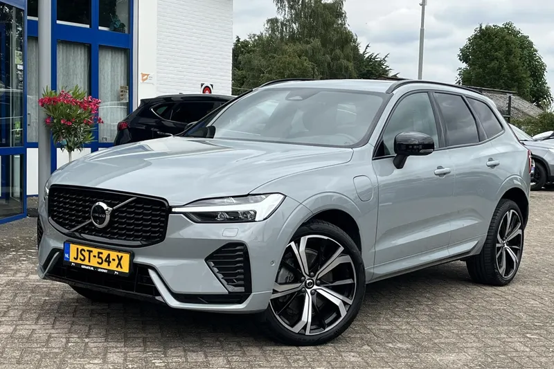 Volvo XC60 (2025)