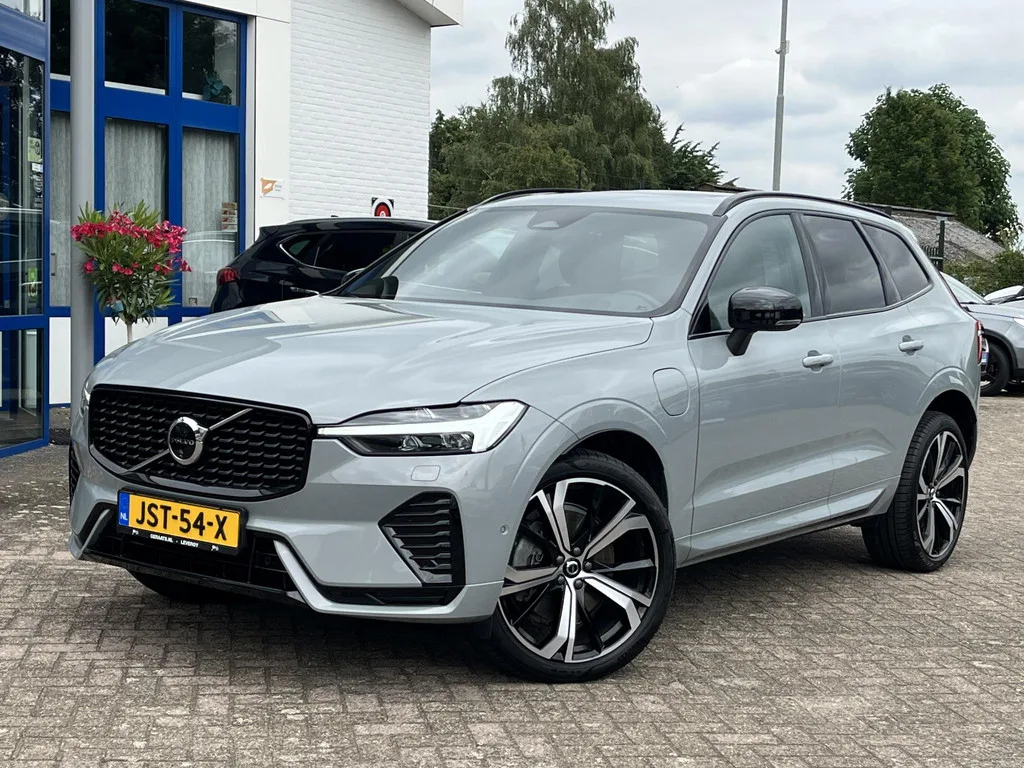 Volvo XC60 (2025) — foto 1
