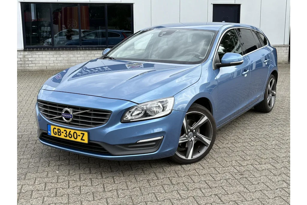 Volvo V60 (2015) — foto 1