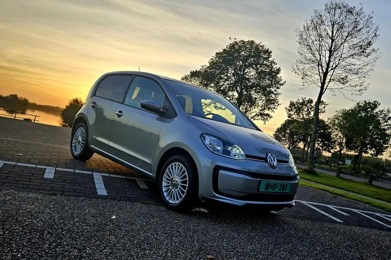 Volkswagen Up! (2017)