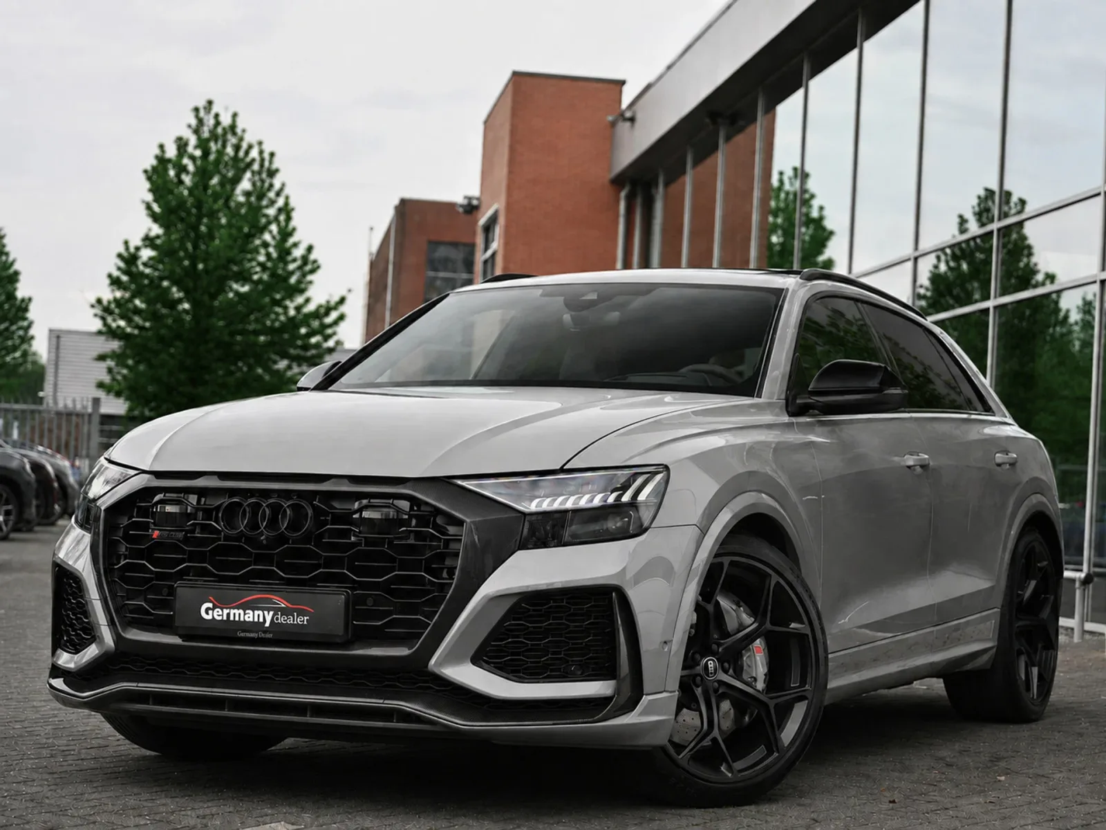 Audi RS Q8 (2024) — foto 1