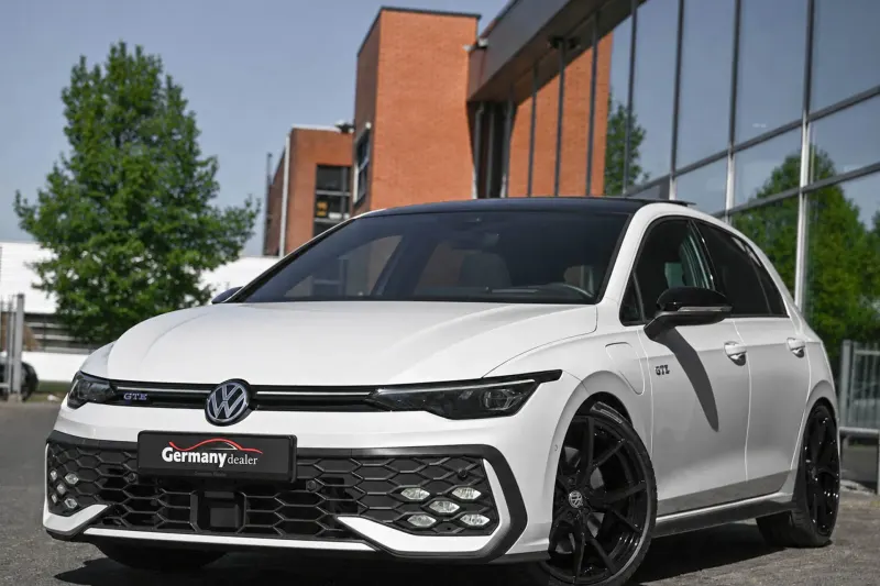 Volkswagen Golf (2023)