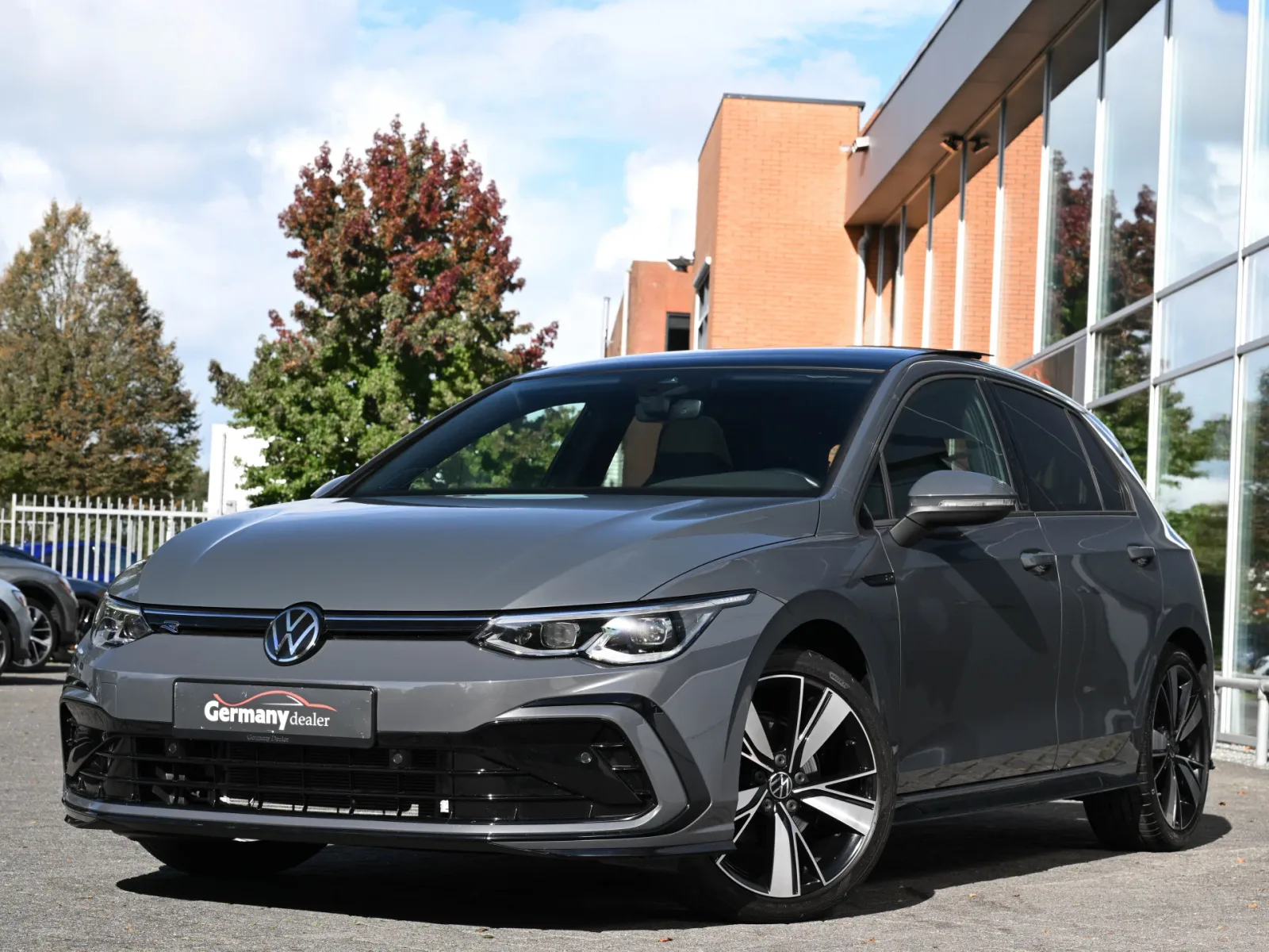 Volkswagen Golf (2023) — foto 1