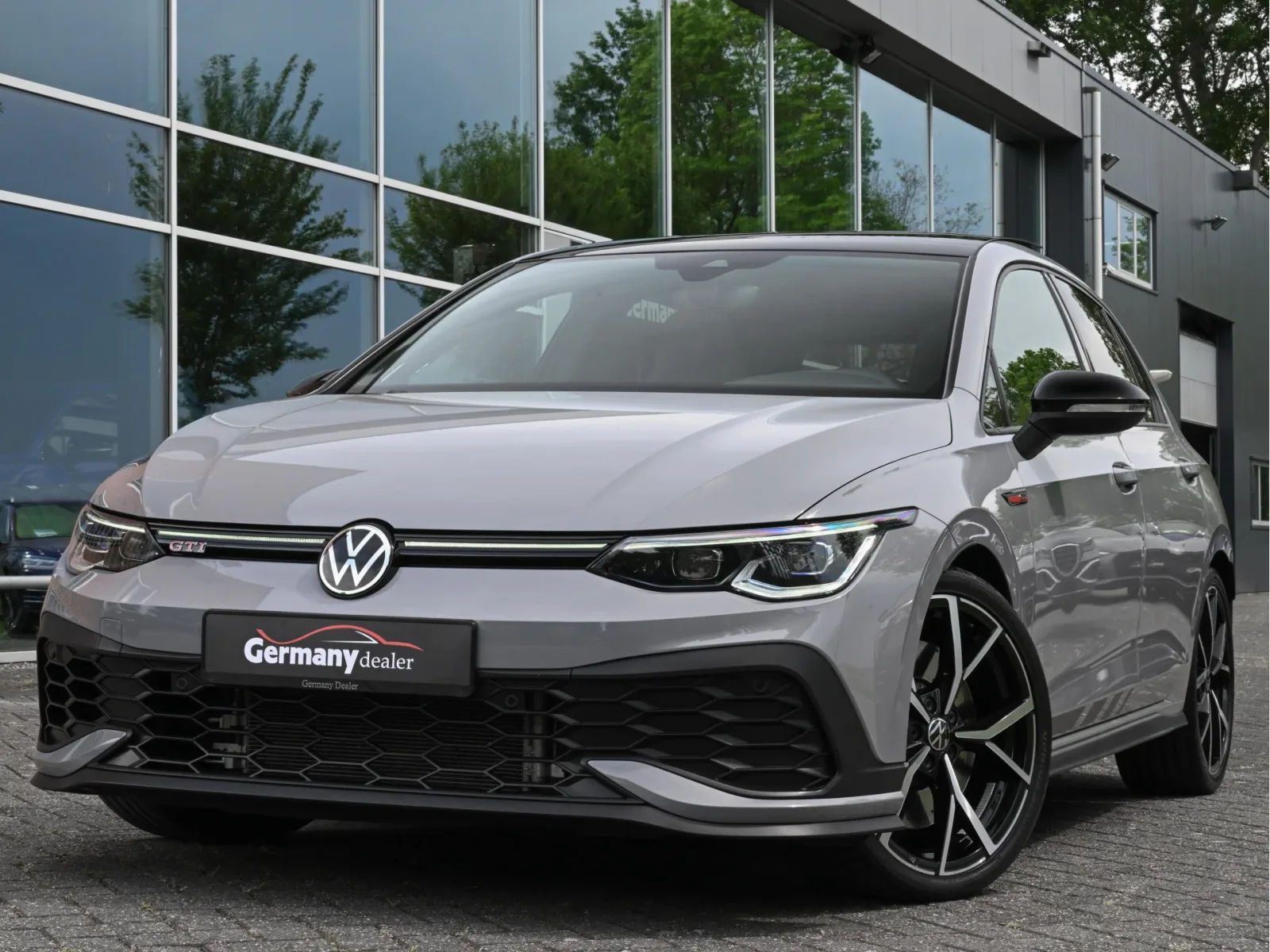 Volkswagen Golf (2021) — foto 1