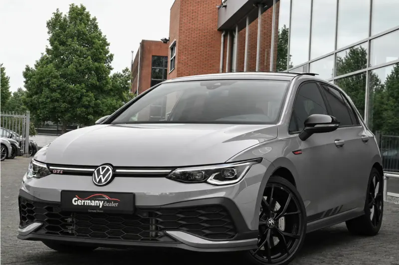 Volkswagen Golf (2023)