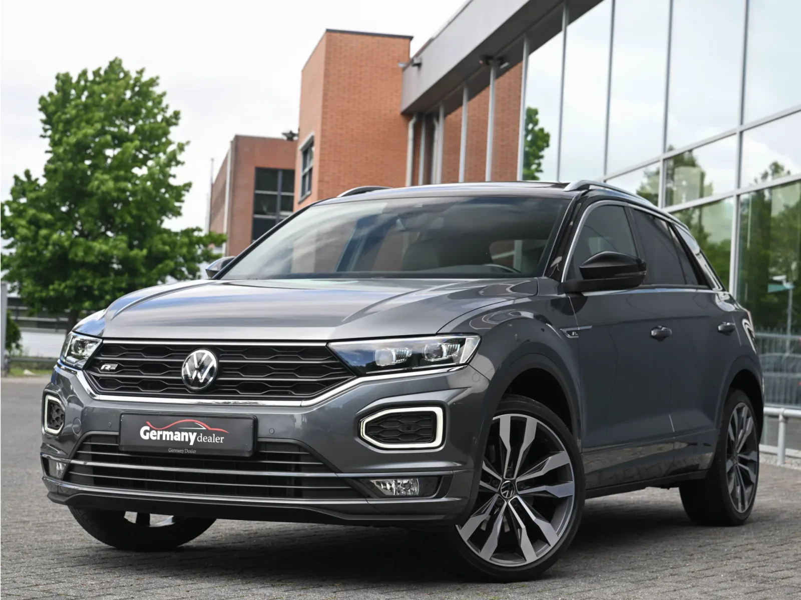Volkswagen T-Roc (2020) — foto 1