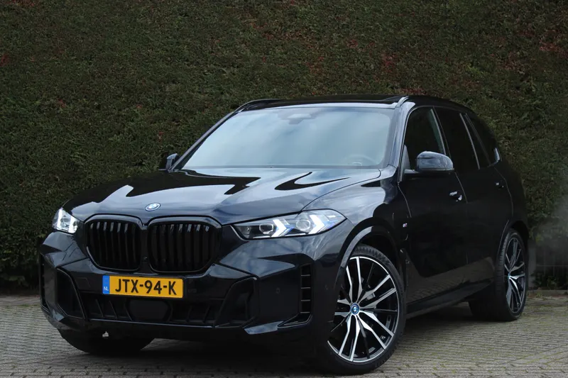 BMW X5 (2023)