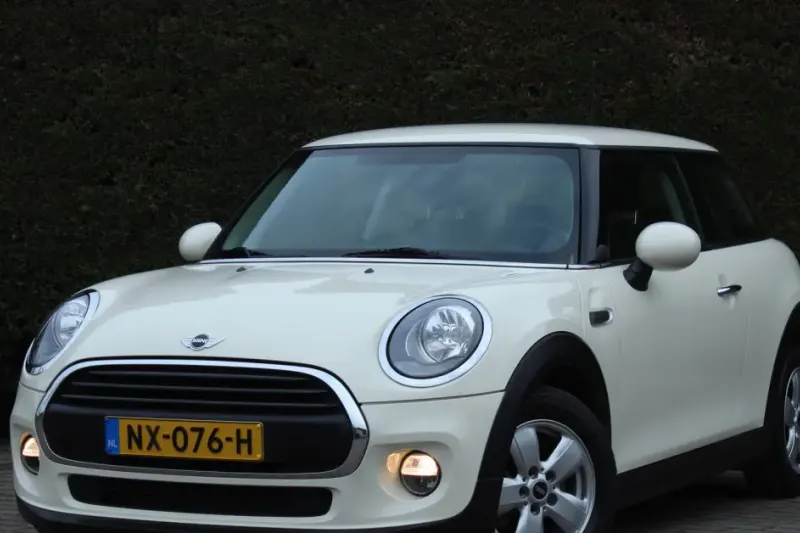 MINI One (2017)