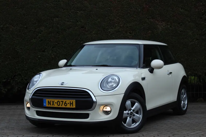 MINI One (2017)