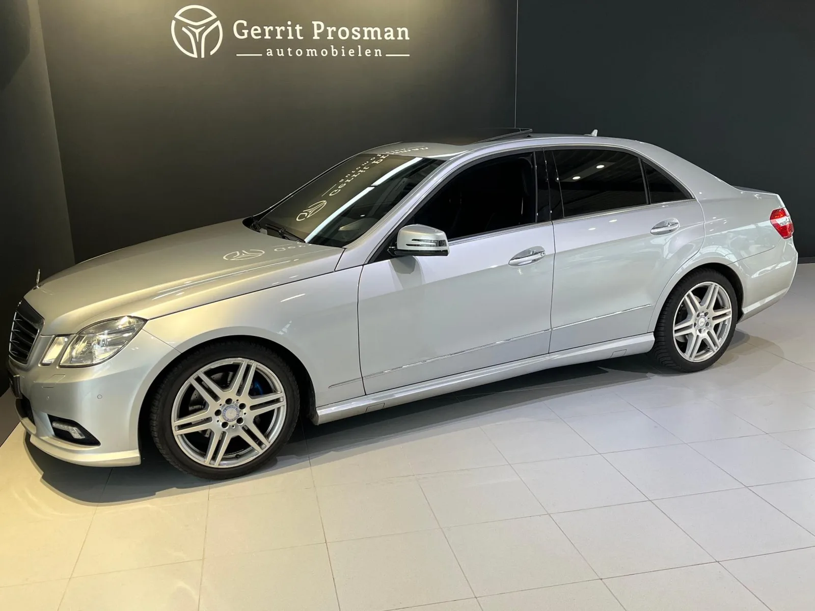 Mercedes-Benz E-Klasse (2011) — foto 1