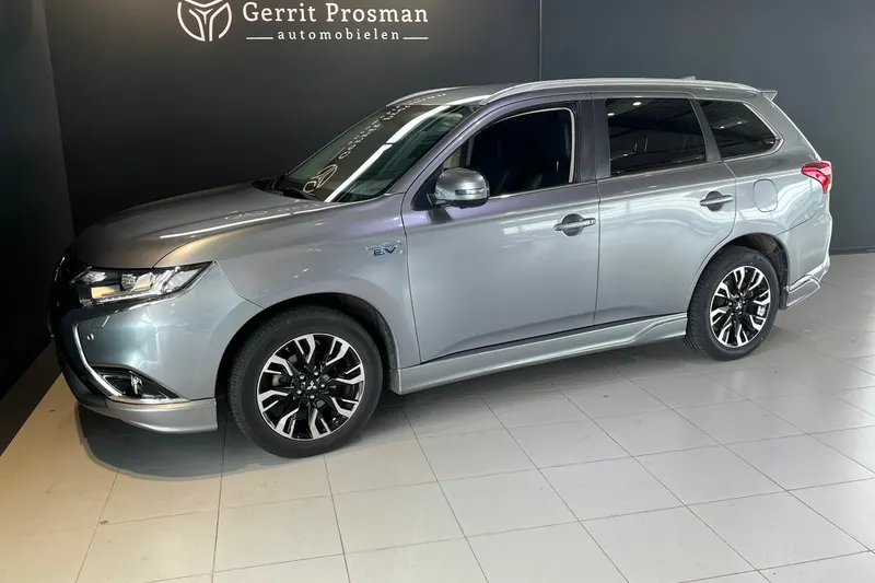 Mitsubishi Outlander (2015)