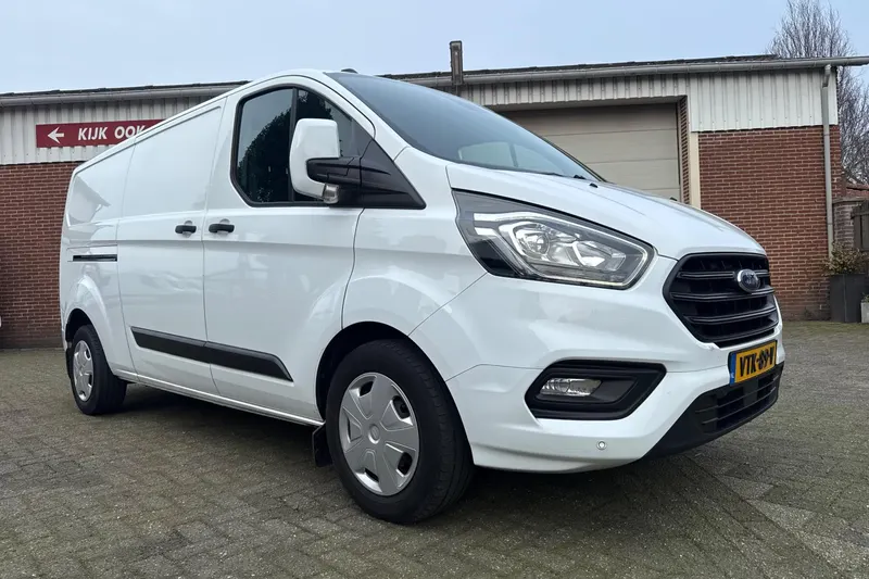 Ford Transit Custom (2023)
