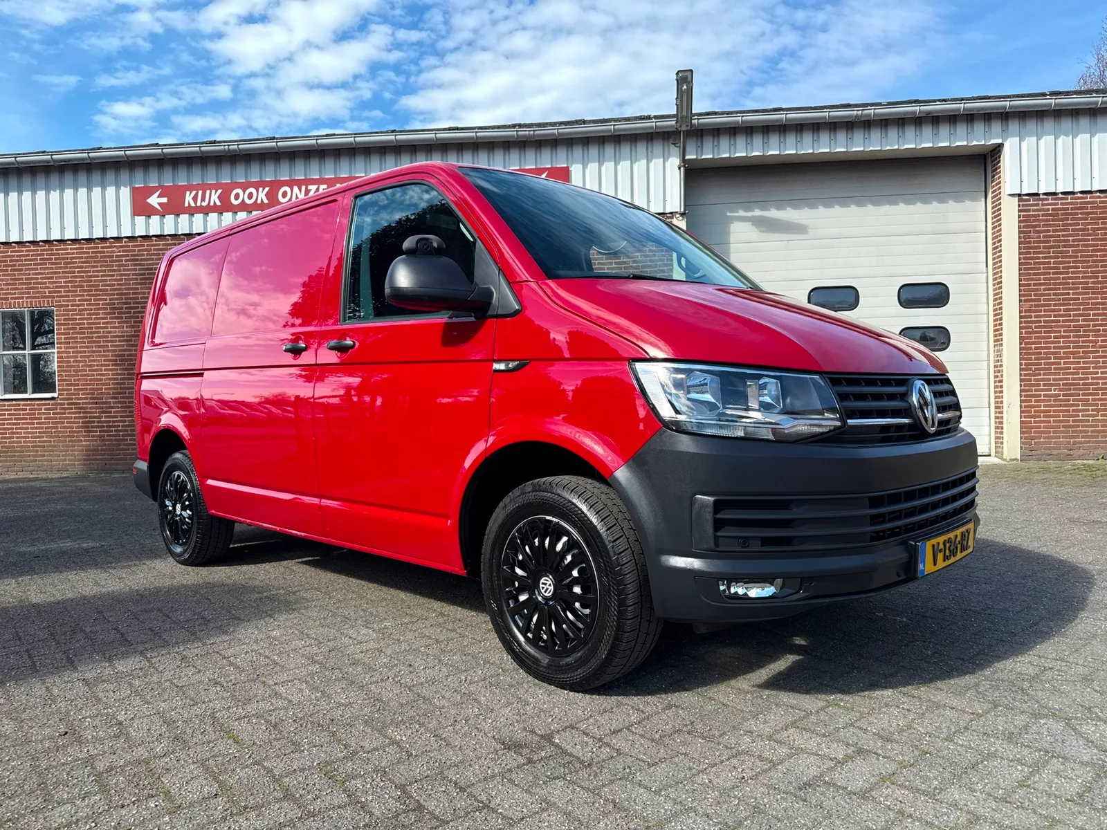 Volkswagen Transporter (2018) — foto 1