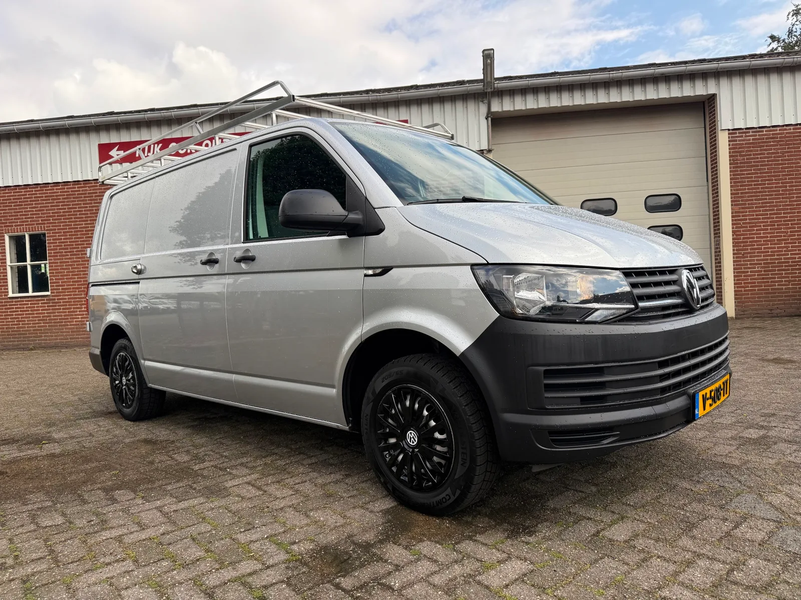 Volkswagen Transporter (2019) — foto 1