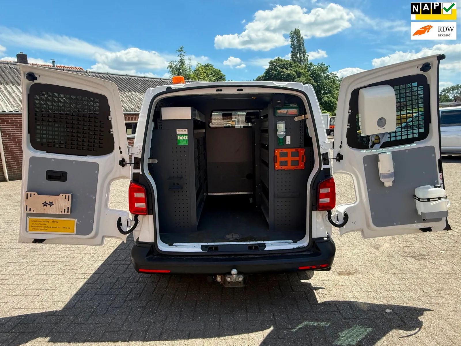 Volkswagen Transporter (2019) — foto 1