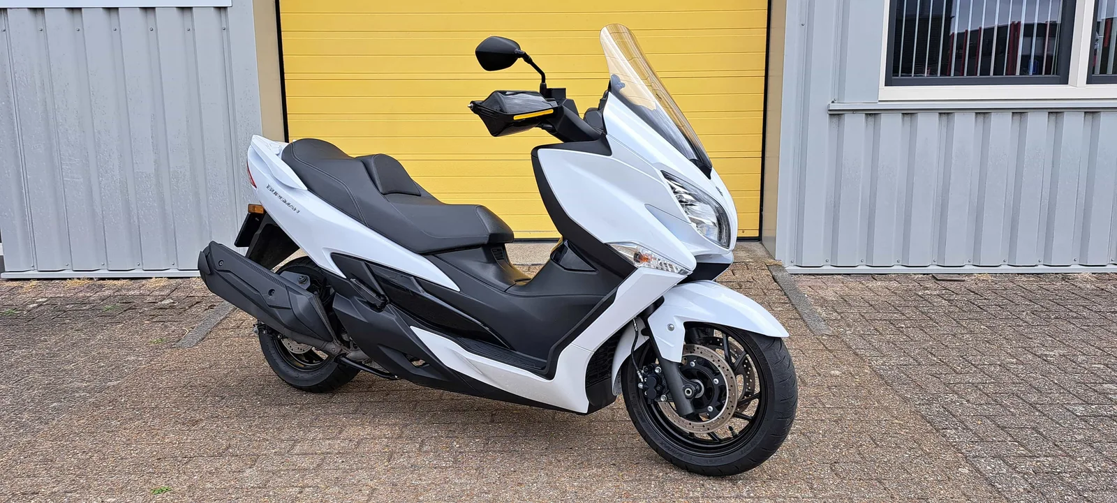 Suzuki AN 400 Burgman (2018) — foto 1