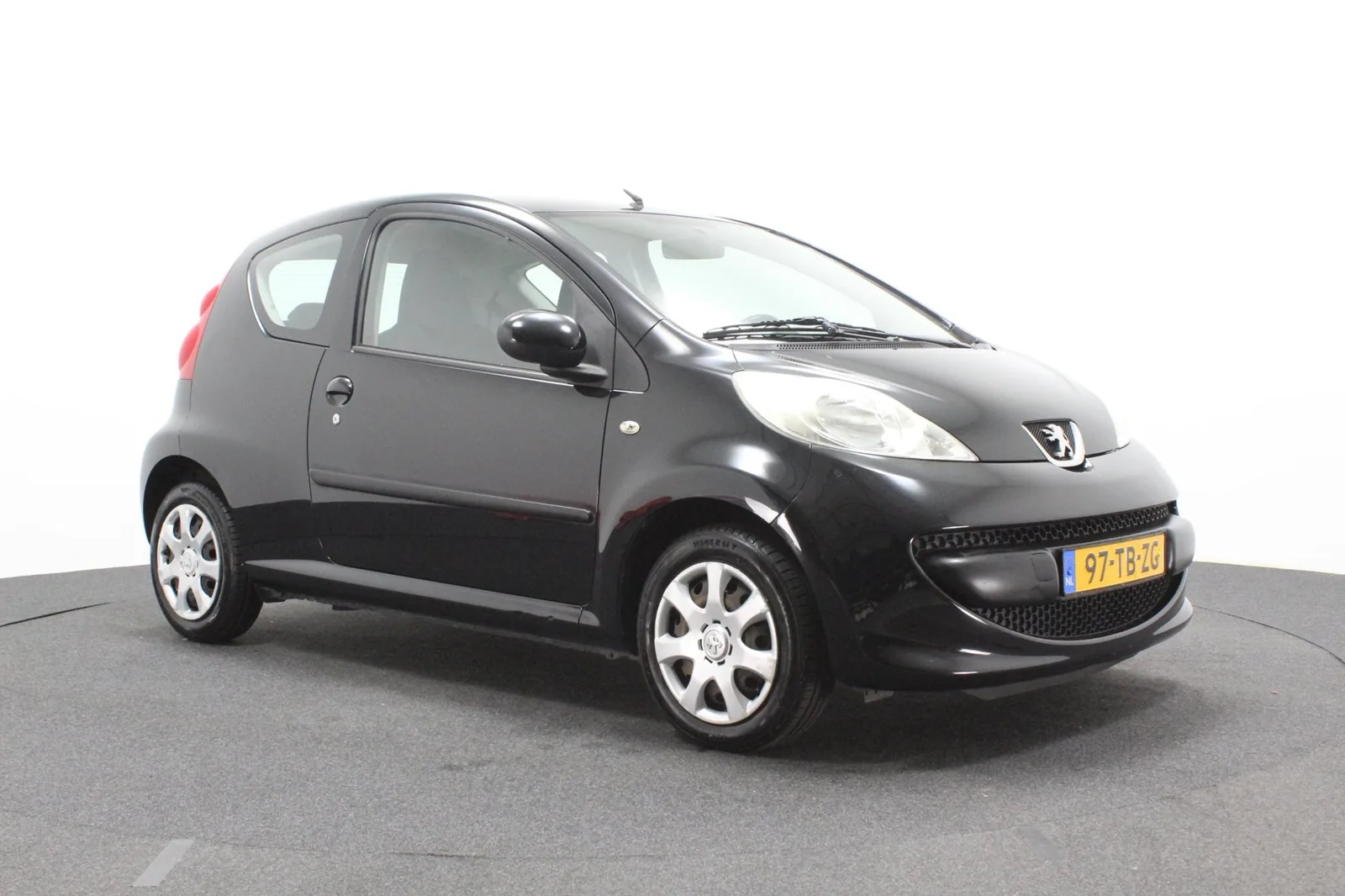 Peugeot 107 (2006) — foto 1