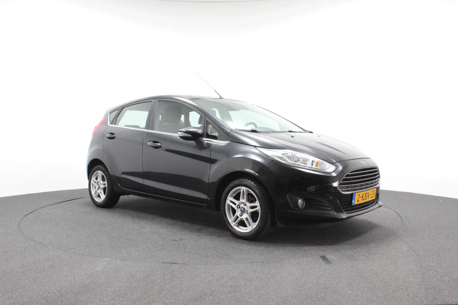 Ford Fiesta (2013) — foto 1