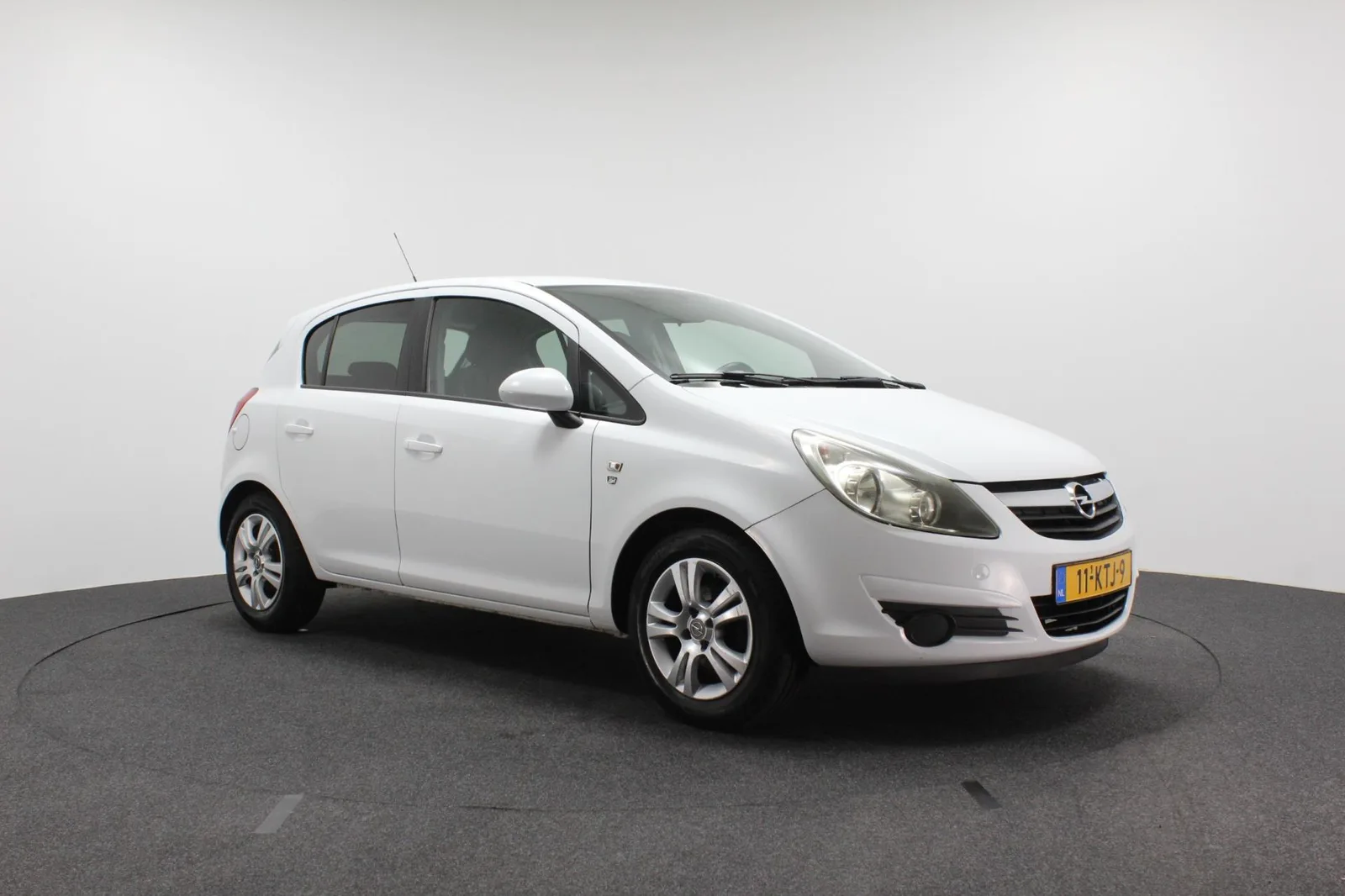 Opel Corsa (2010) — foto 1