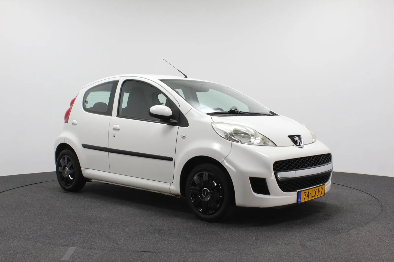 Peugeot 107 (2010) — foto 1