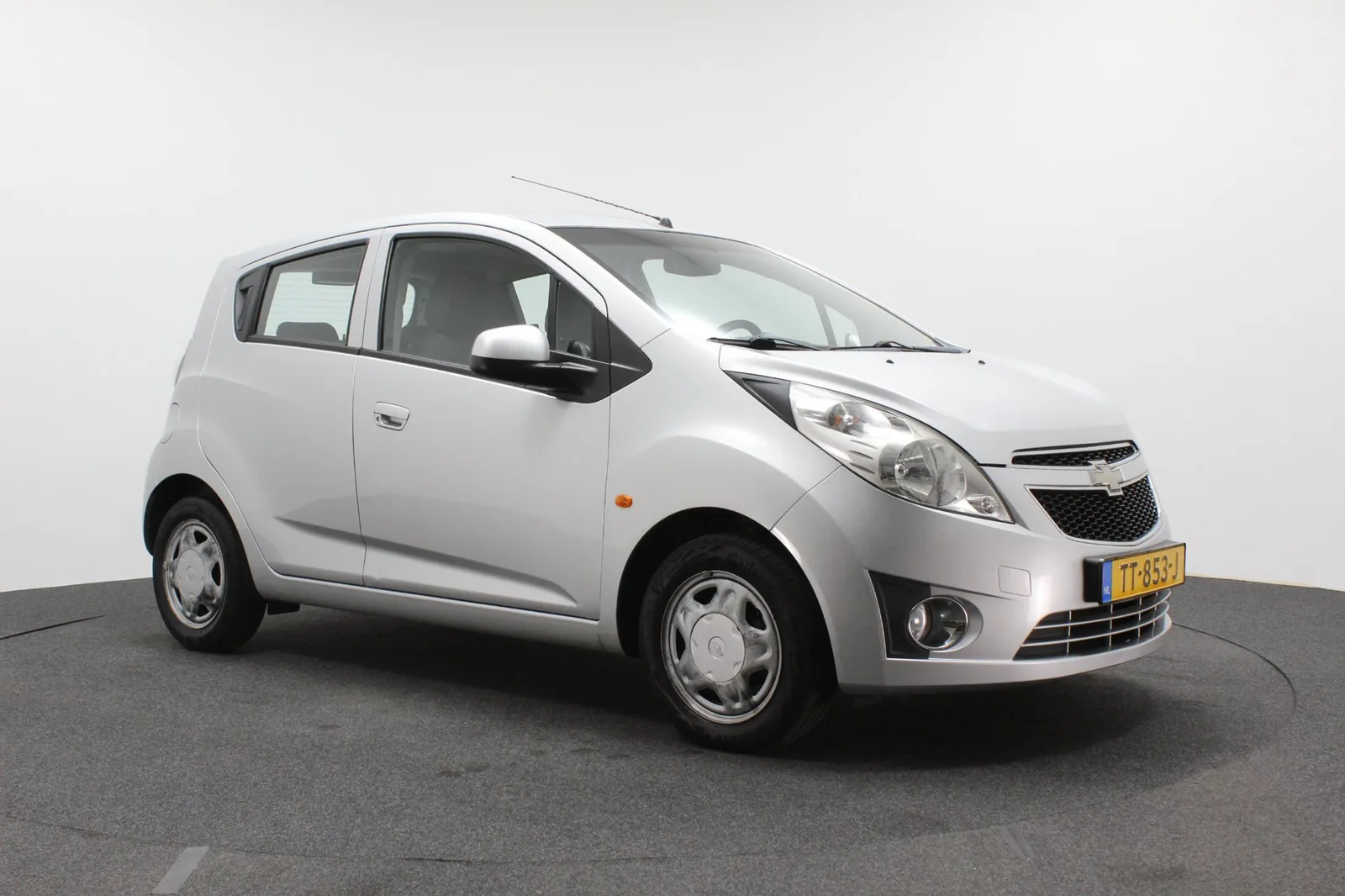 Chevrolet Spark (2010) — foto 1