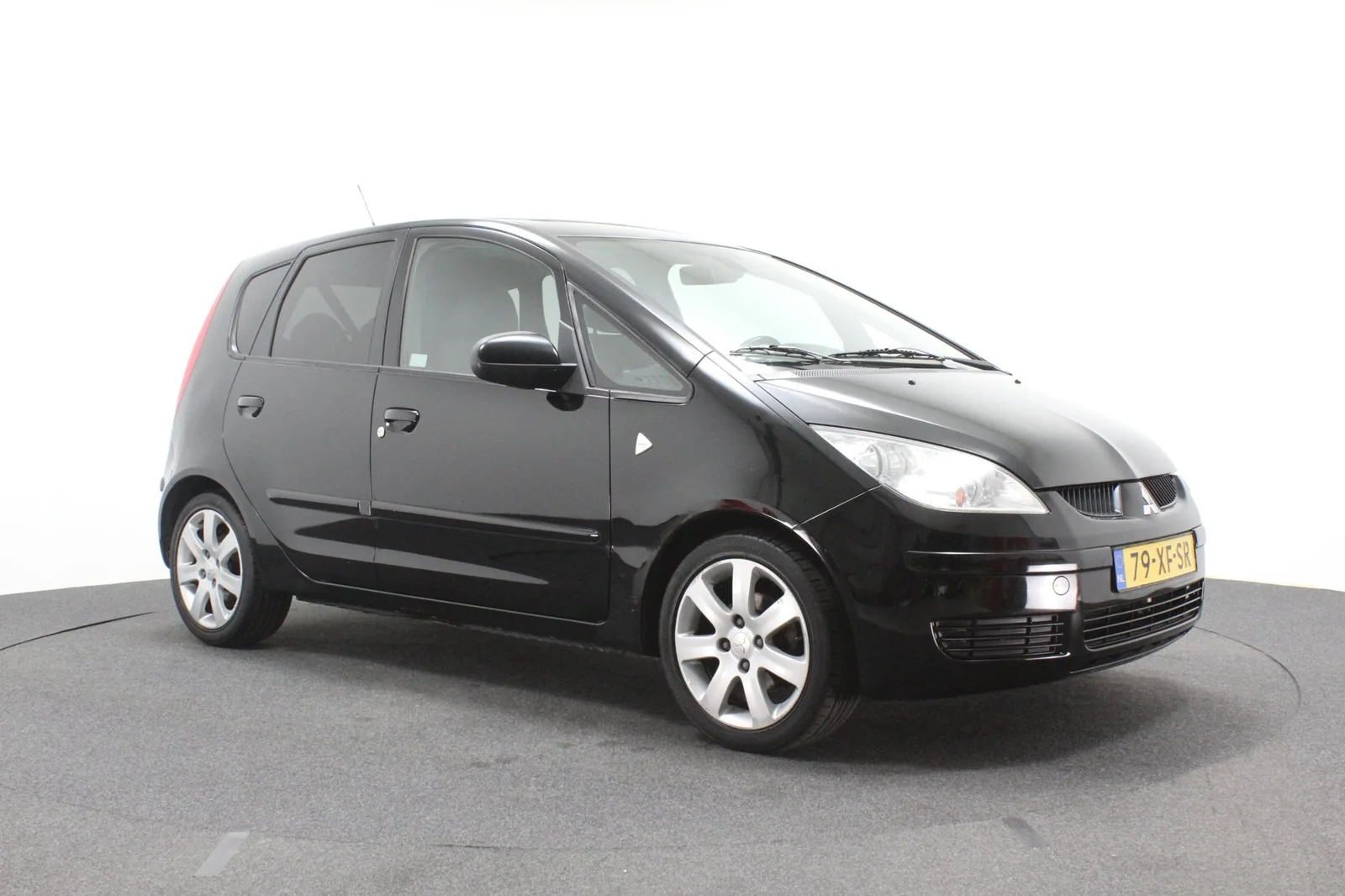 Mitsubishi Colt (2007) — foto 1