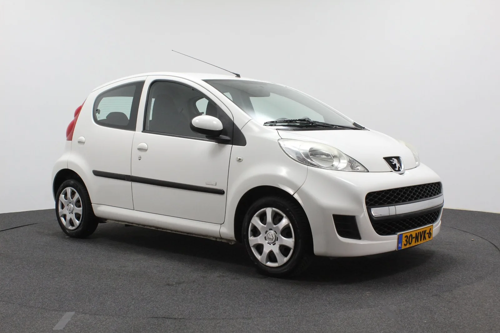 Peugeot 107 (2010) — foto 1