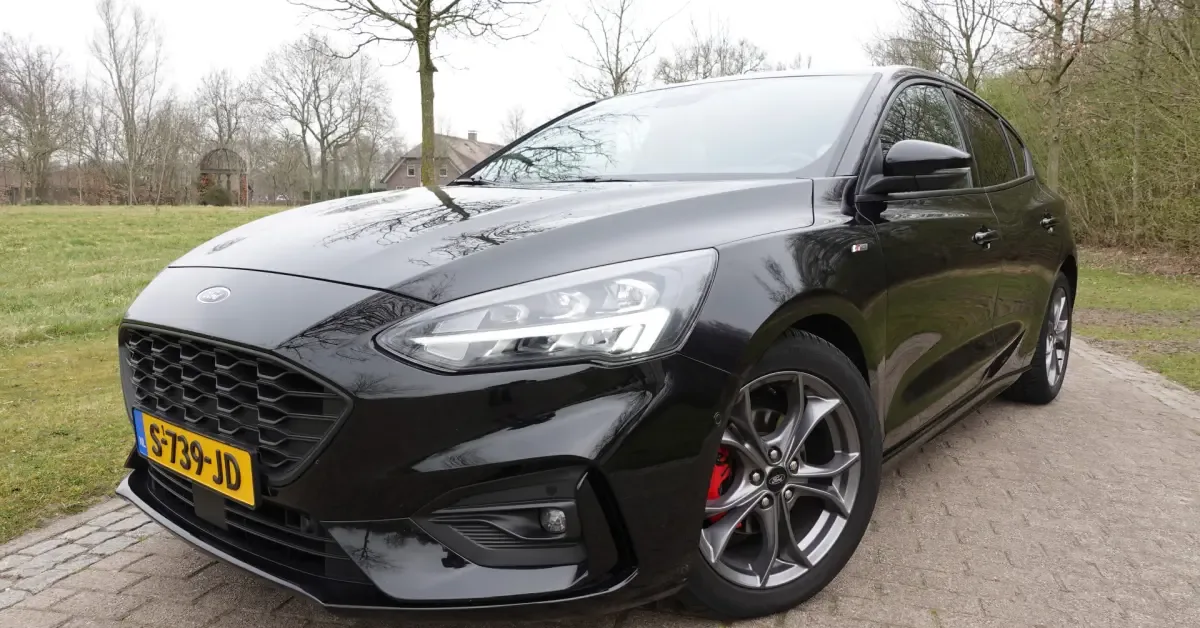 Ford Focus (2021) — foto 1