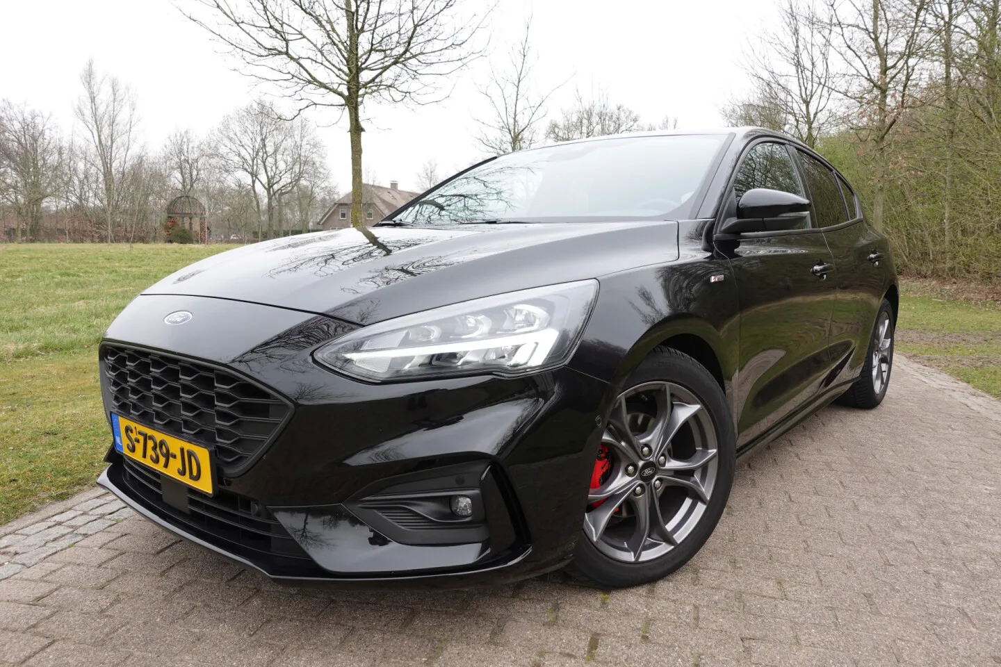 Ford Focus (2021) — foto 1