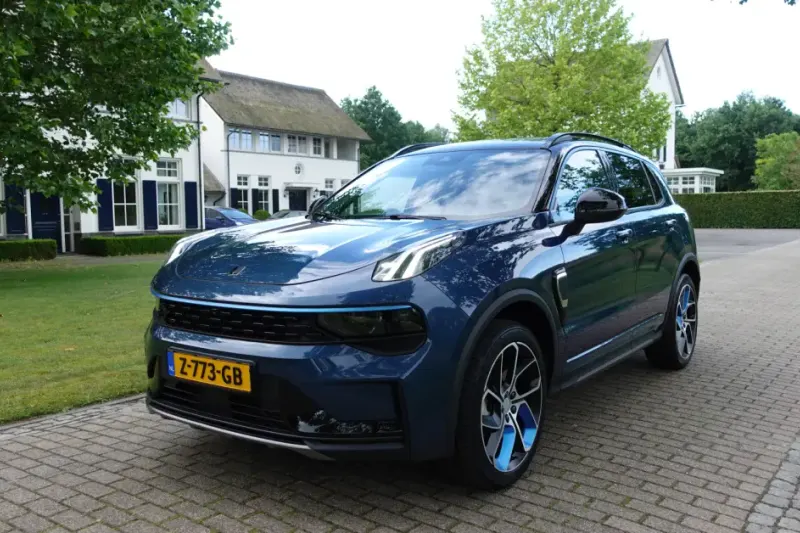 Lynk & Co 01 (2023)