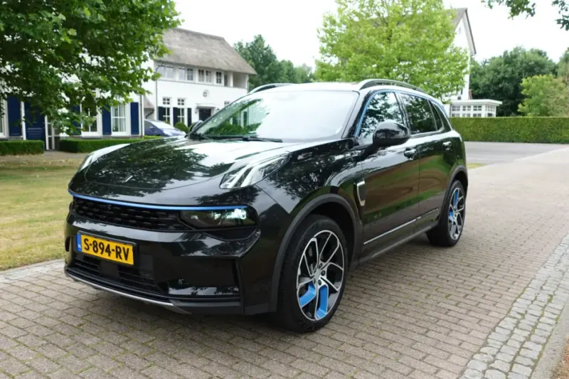 Lynk & Co 01 (2023)