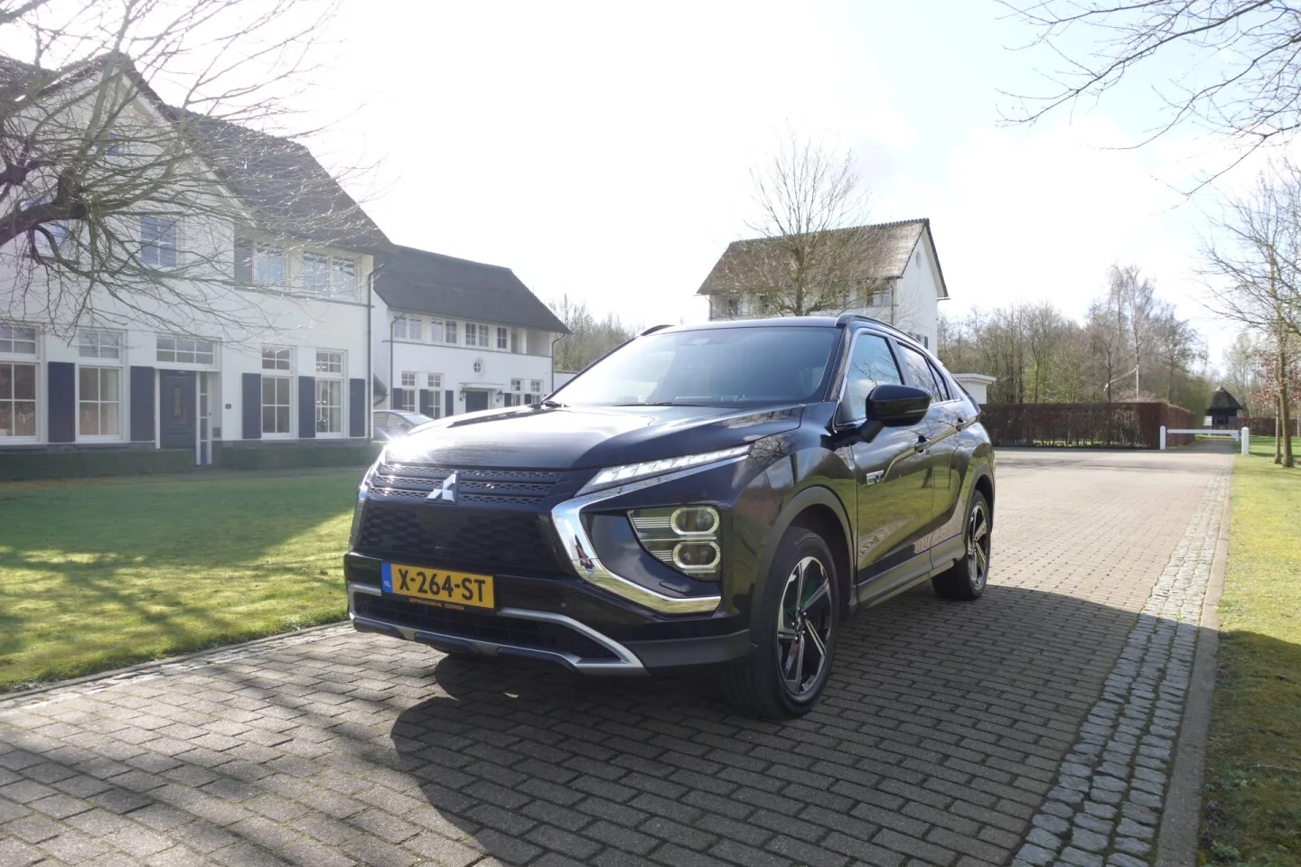 Mitsubishi Eclipse Cross (2024) — foto 1