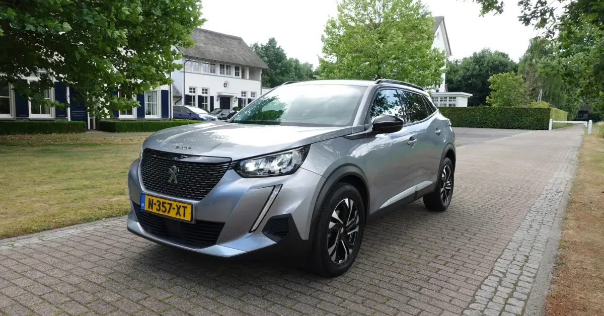 Peugeot 2008 (2022) — foto 1