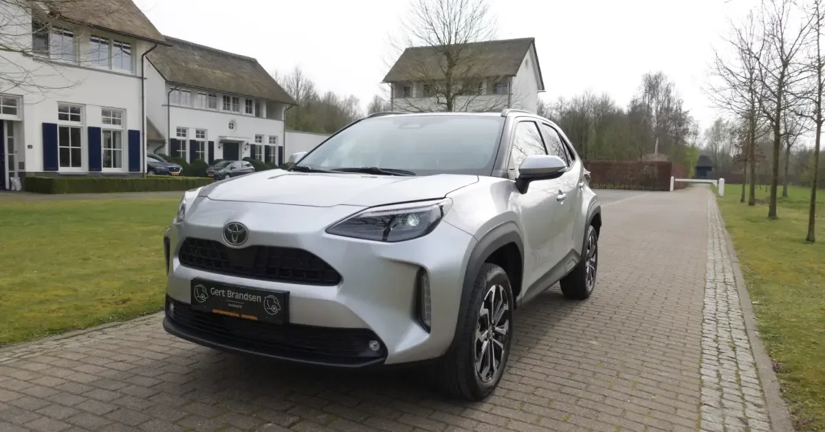 Toyota Yaris (2025) — foto 1