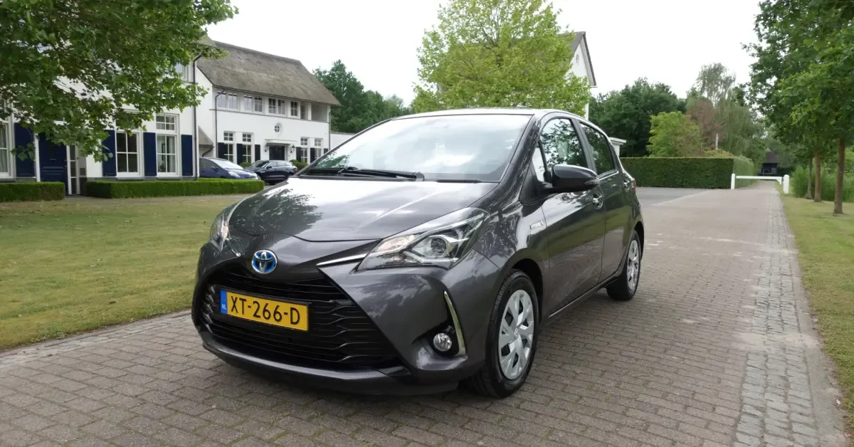 Toyota Yaris (2018) — foto 1