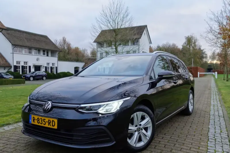 Volkswagen Golf (2022)