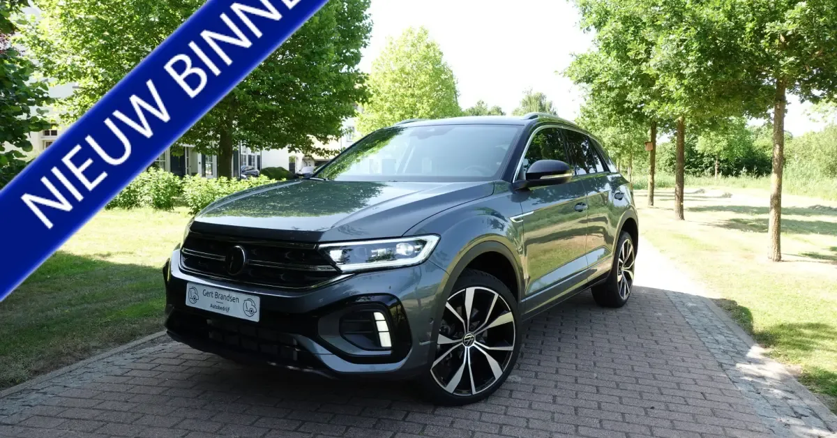 Volkswagen T-Roc (2023) — foto 1