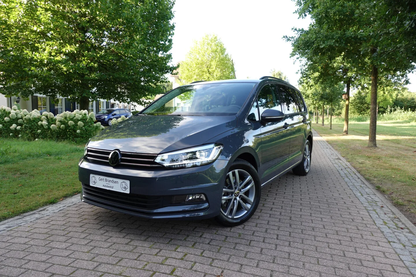 Volkswagen Touran (2025) — foto 1