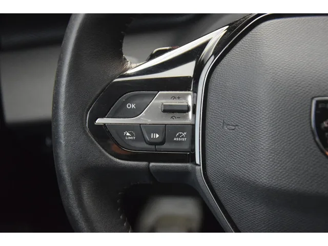 Peugeot 308 (2022) — foto 1