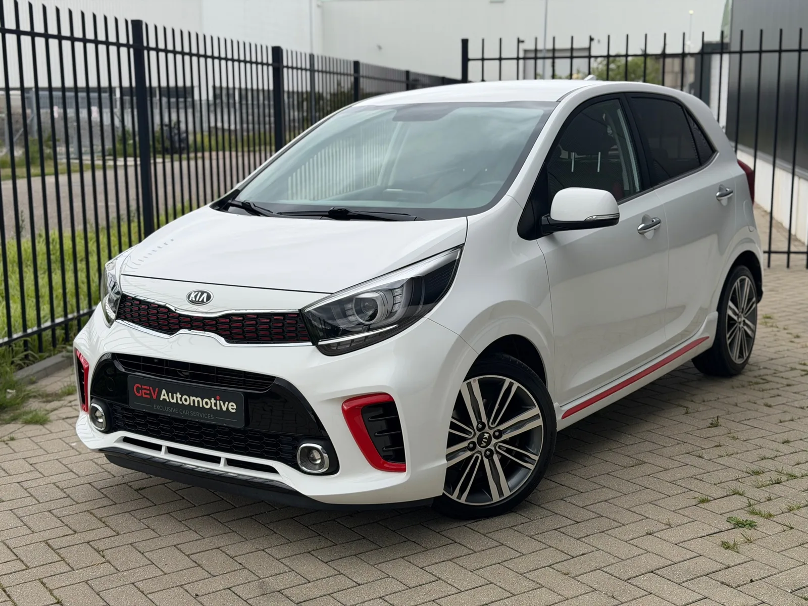 Kia Picanto (2018) — foto 1