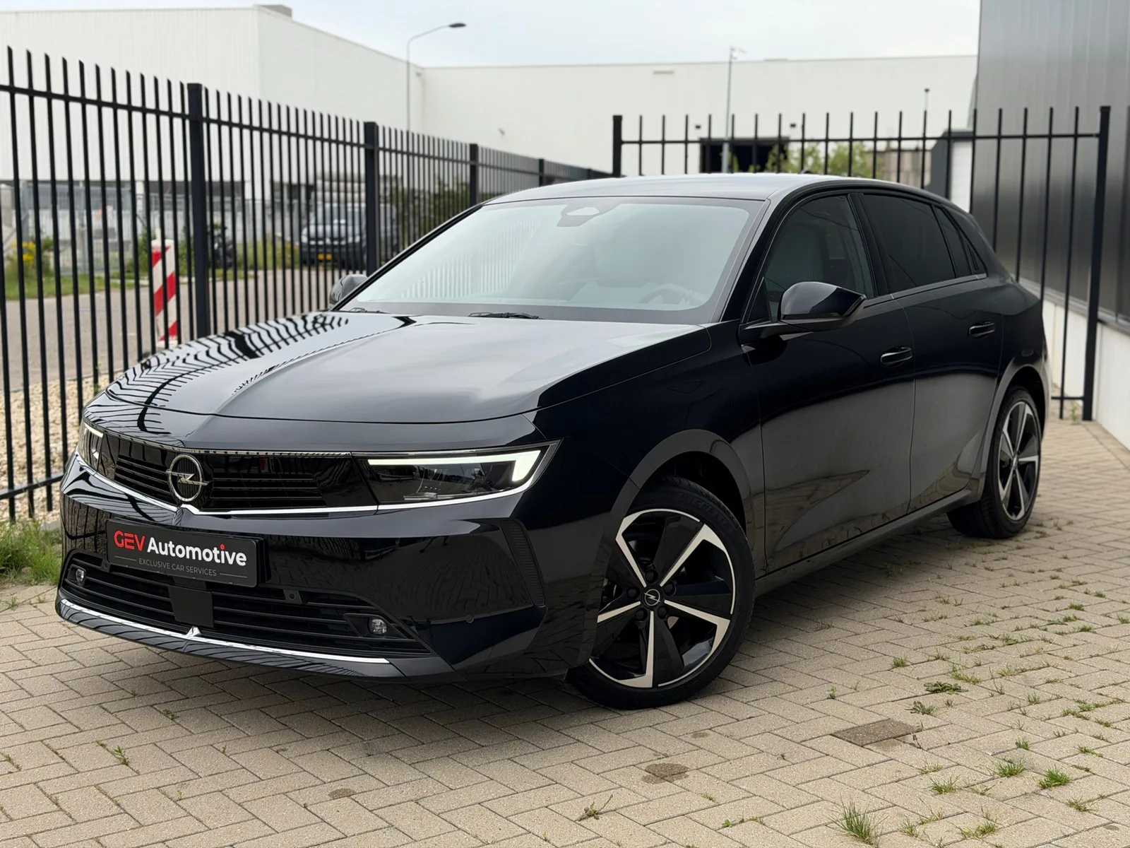 Opel Astra (2023) — foto 1