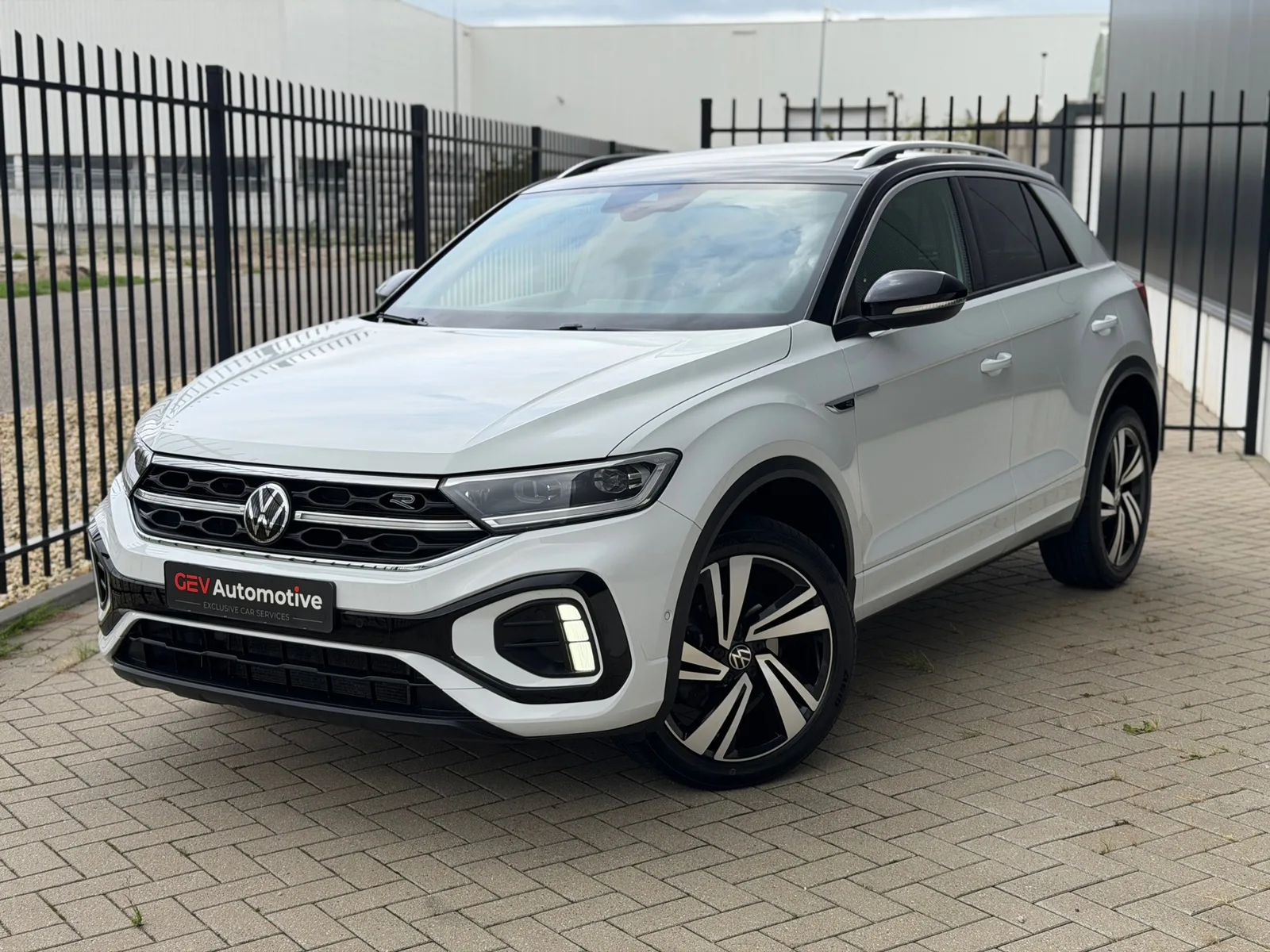 Volkswagen T-Roc (2022) — foto 1
