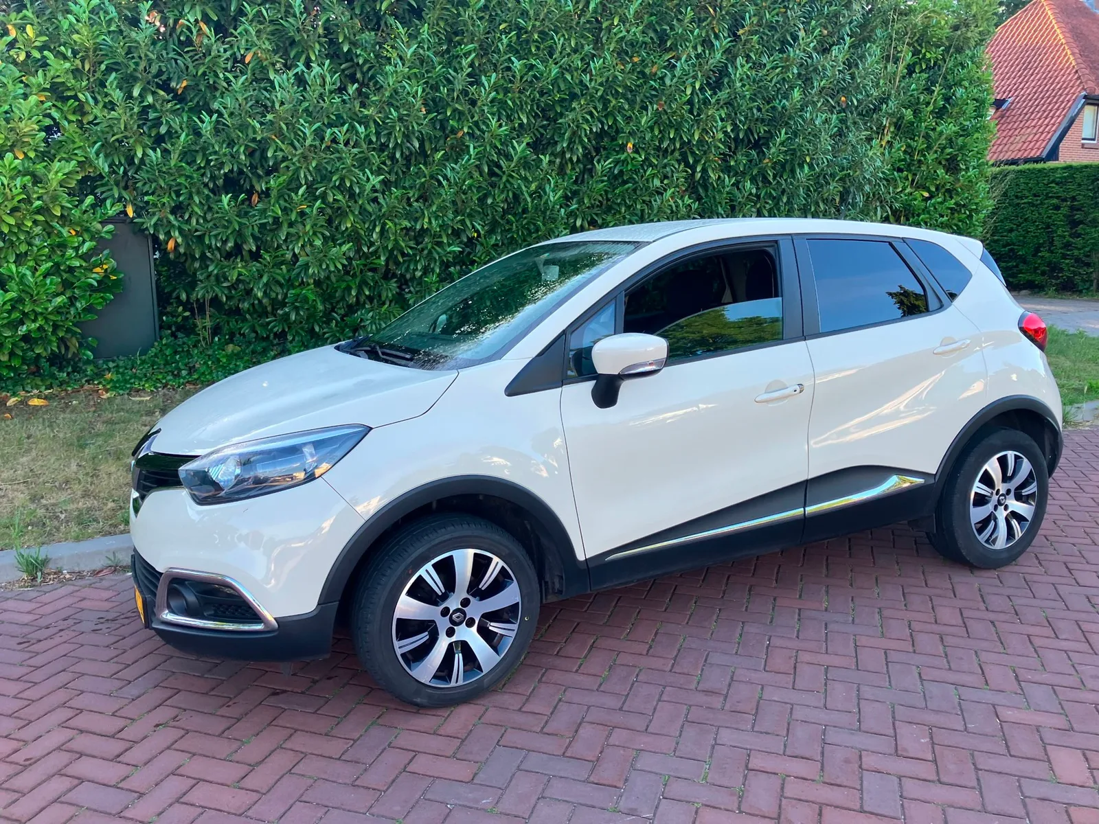 Renault Captur (2014) — foto 1