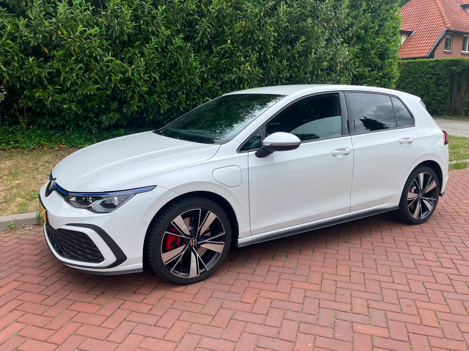 Volkswagen Golf (2021) — foto 1
