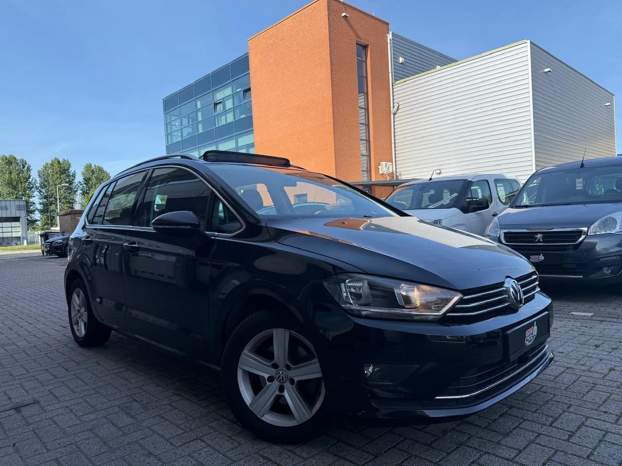 Volkswagen Golf Sportsvan (2015) — foto 1