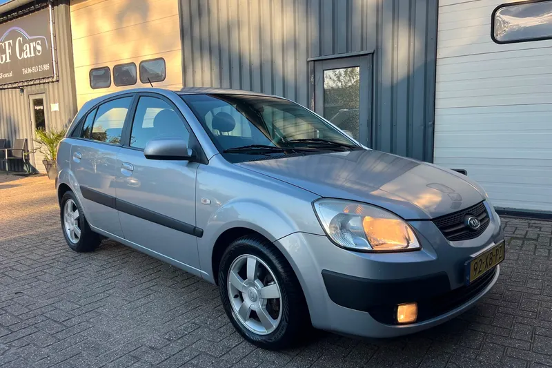 Kia Rio (2007)