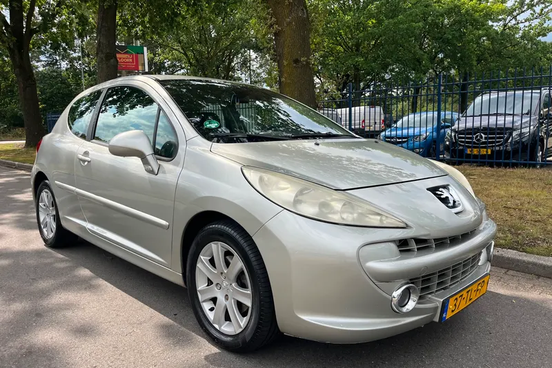 Peugeot 207 (2006)