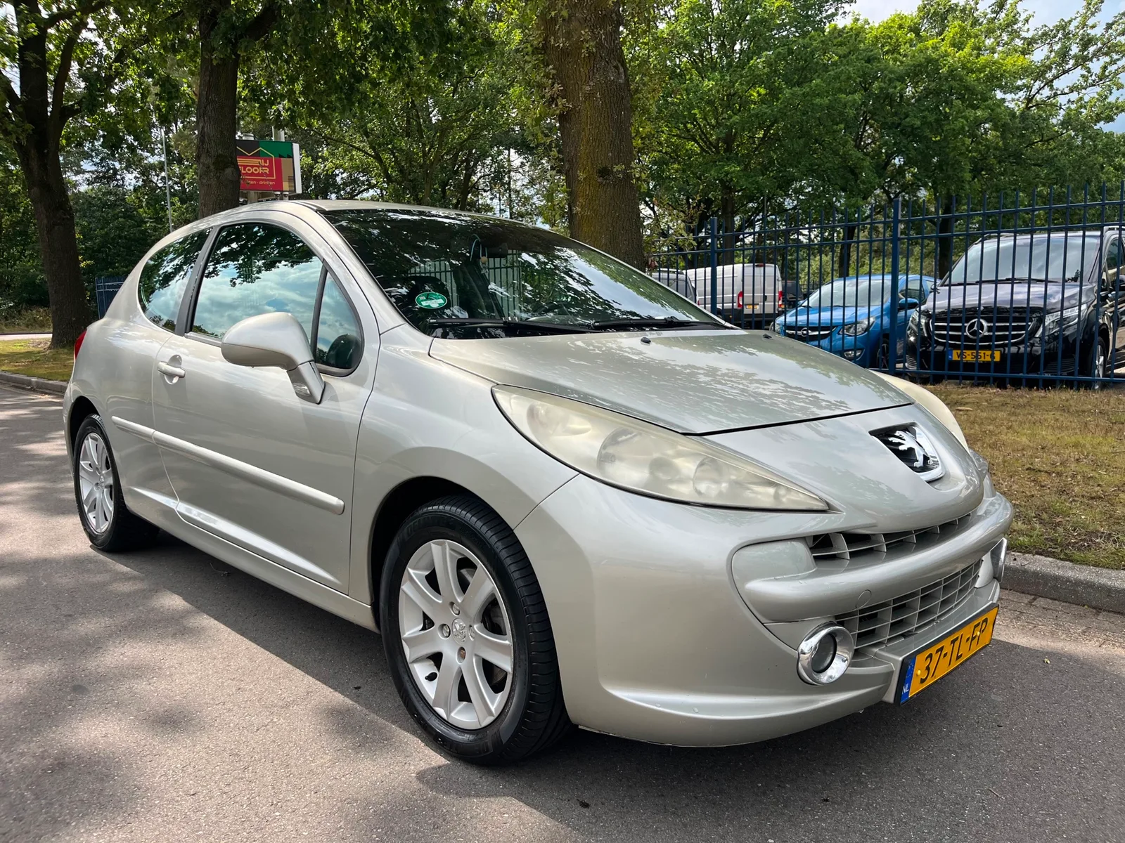 Peugeot 207 (2006) — foto 1