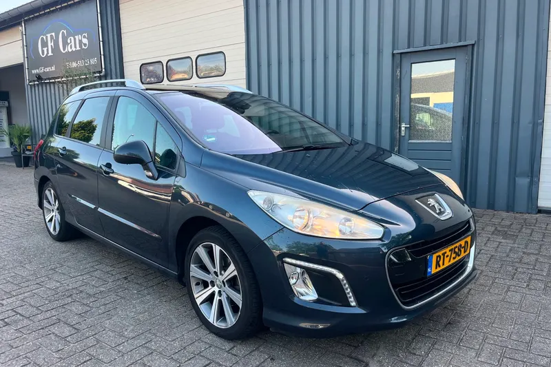 Peugeot 308 (2011)