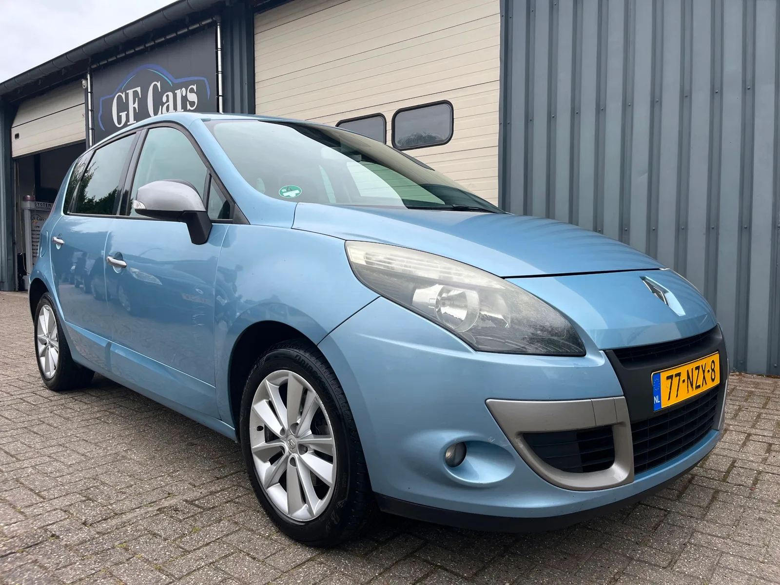 Renault Scénic (2011) — foto 1